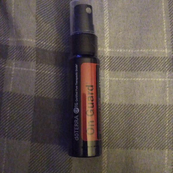 doTERRA On Guard sanitizing mist - Picture 1 of 3